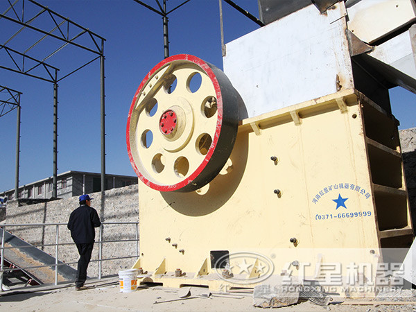 顎式破碎機生產現場 顎式破碎機生產現場